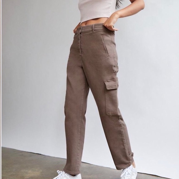 Aritzia Pants - Aritzia Wilfred Free Modern Cargo Pants Taupe Sz8